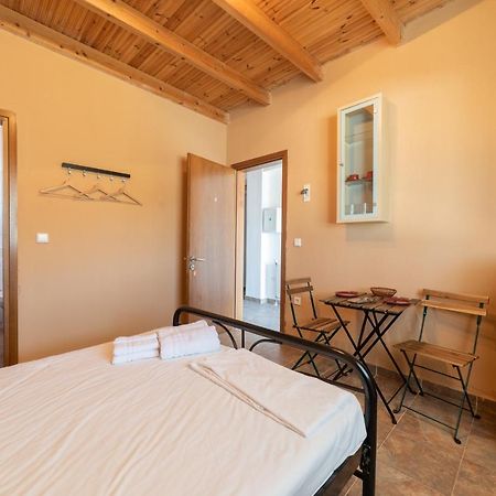 Hôtel Maison Constantin Agistro à Ángistron Extérieur photo