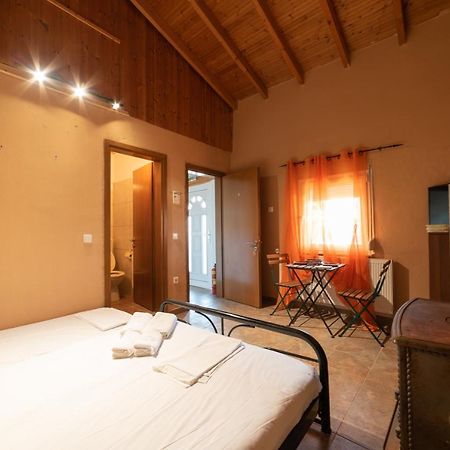 Hôtel Maison Constantin Agistro à Ángistron Extérieur photo