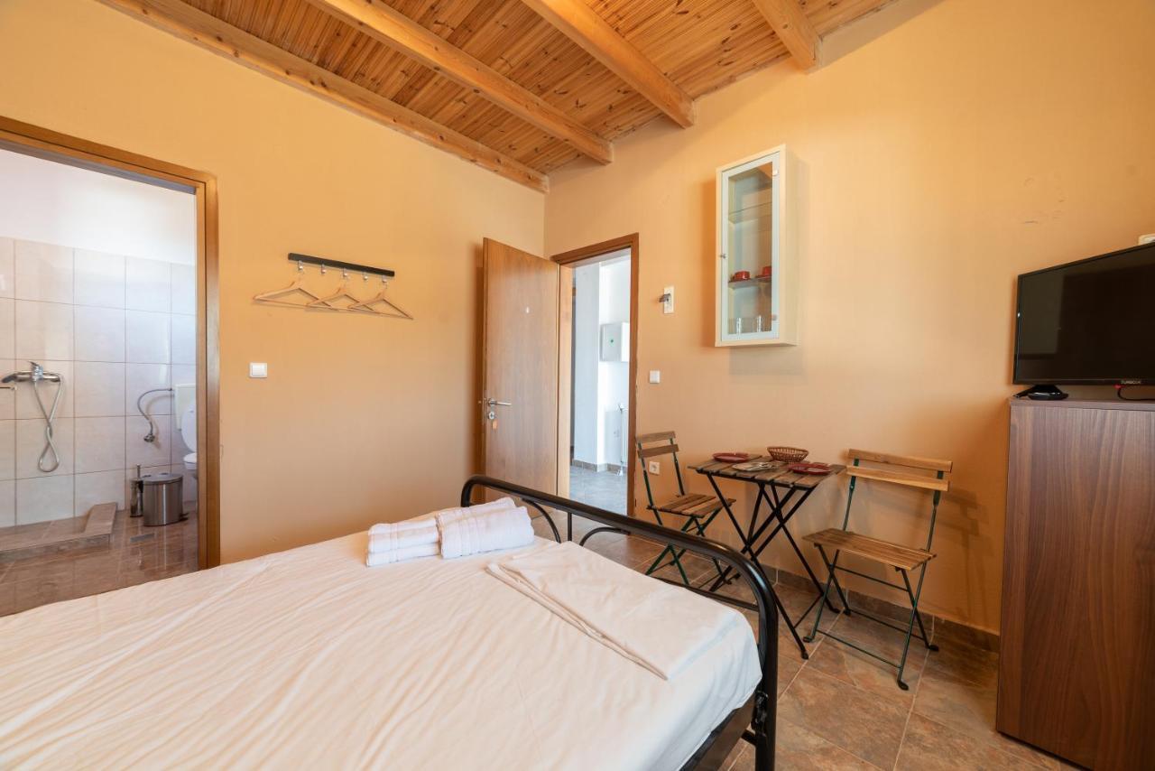 Hôtel Maison Constantin Agistro à Ángistron Extérieur photo