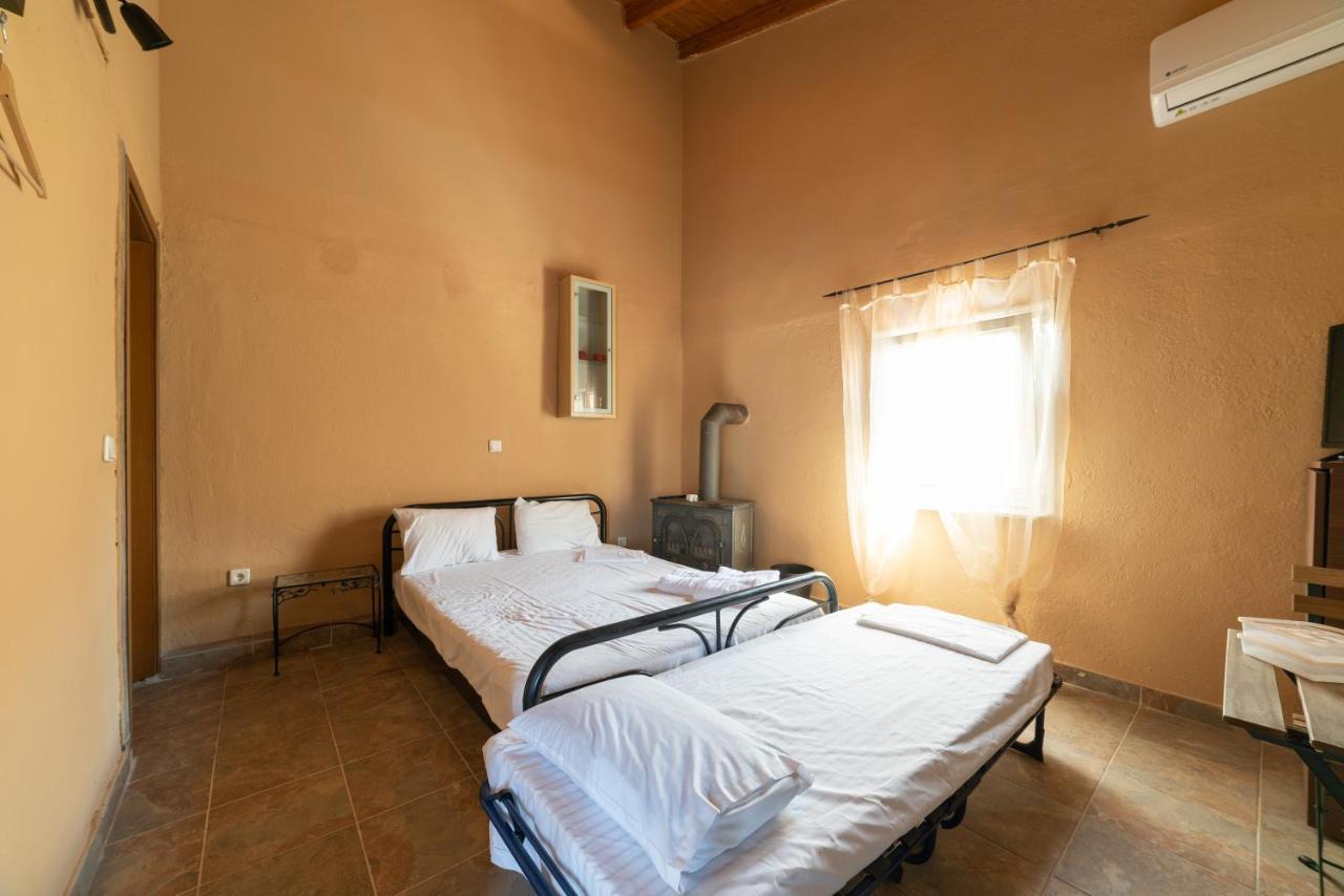 Hôtel Maison Constantin Agistro à Ángistron Extérieur photo