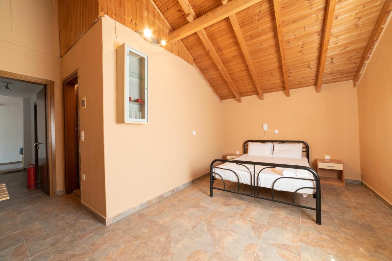 Hôtel Maison Constantin Agistro à Ángistron Extérieur photo