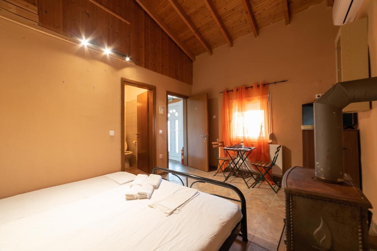 Hôtel Maison Constantin Agistro à Ángistron Extérieur photo