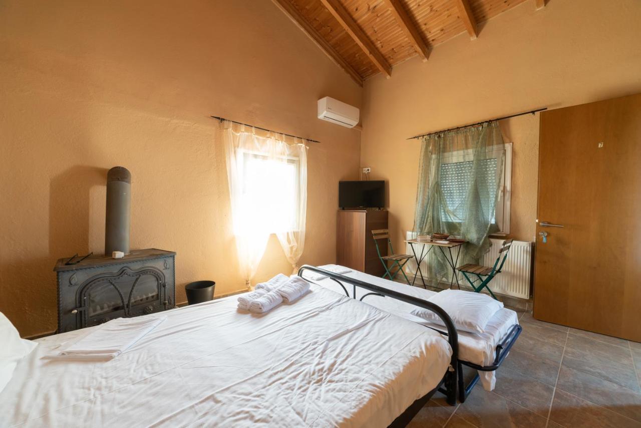 Hôtel Maison Constantin Agistro à Ángistron Extérieur photo