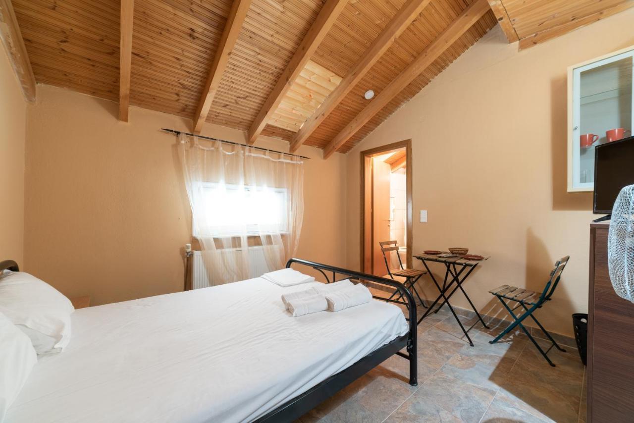 Hôtel Maison Constantin Agistro à Ángistron Extérieur photo