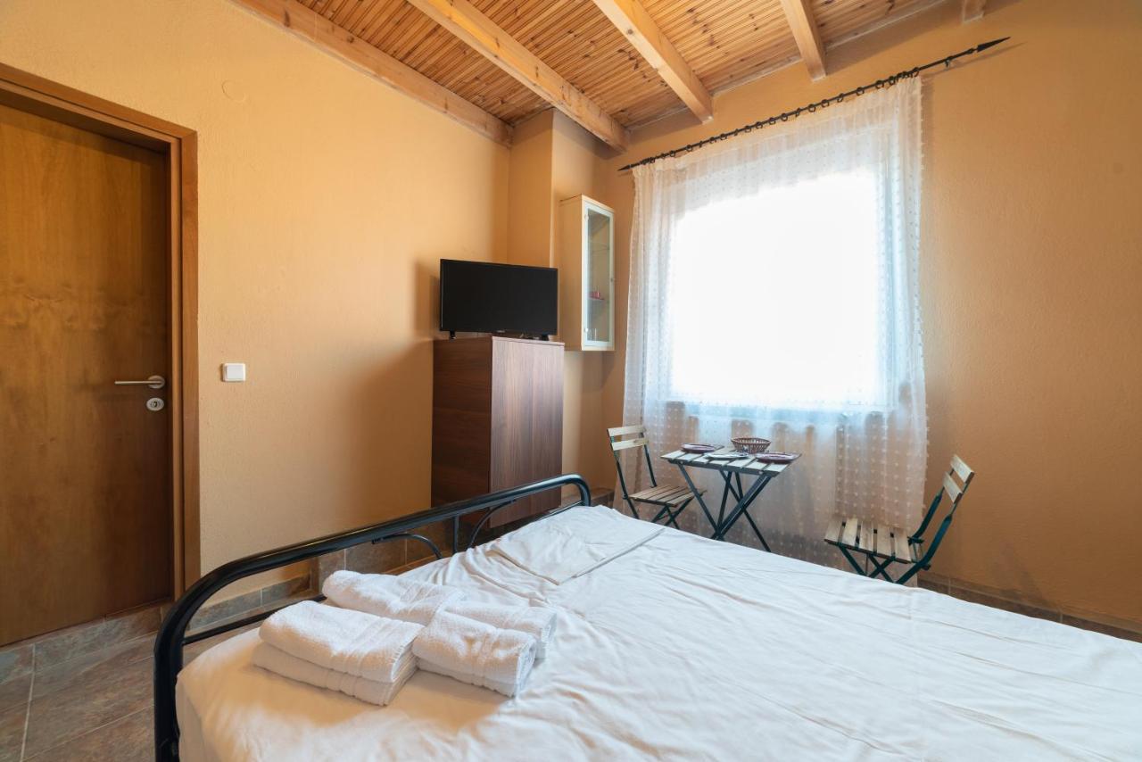 Hôtel Maison Constantin Agistro à Ángistron Extérieur photo